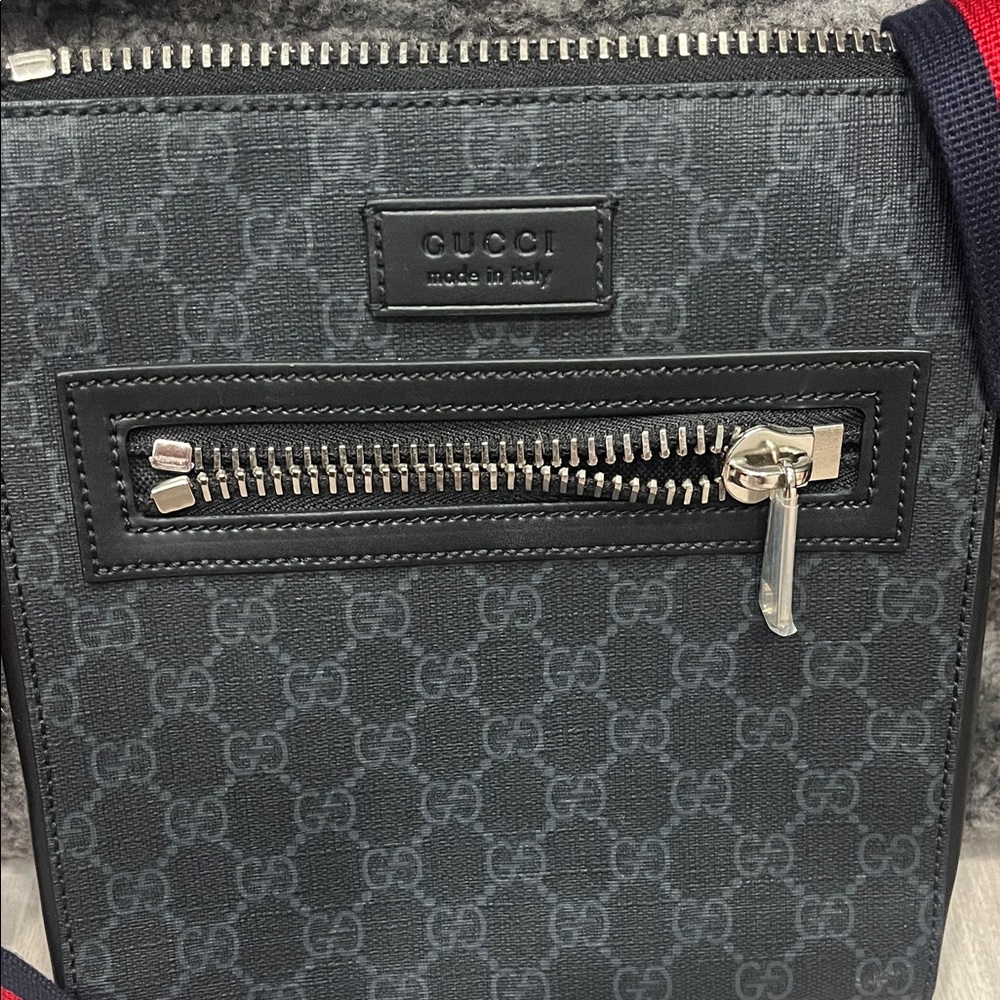 Gucci Black and Red Messenger Bag - Picture 2 of 3